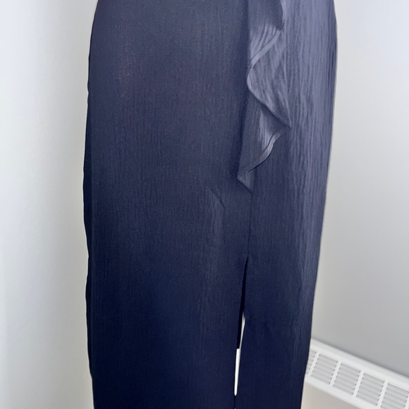 Dex Black Slit V-cut shoulder sleeve dress - Picture 3 of 4